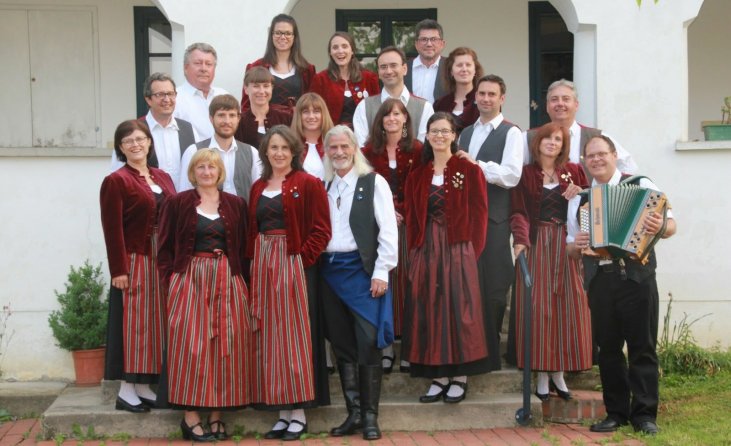 Gruppenfoto3 min e1569859080402 731x446